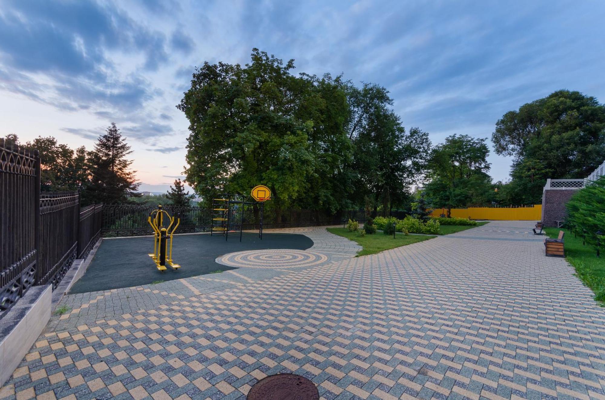 Luxury Apartment Close To The City Centre Chisinau Exterior photo